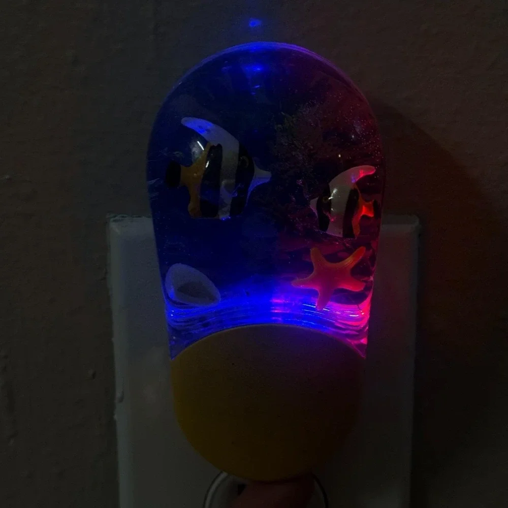 Jasco Aqualites #10908 Auto Plug-in Tropical Fish LED Color Changing Night Light